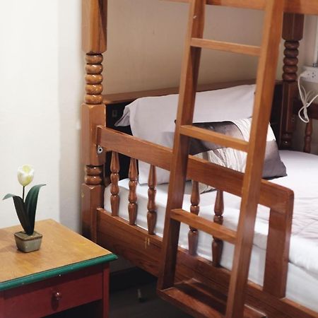 Khaosan Station (Adults Only) Hostel Банкок Екстериор снимка