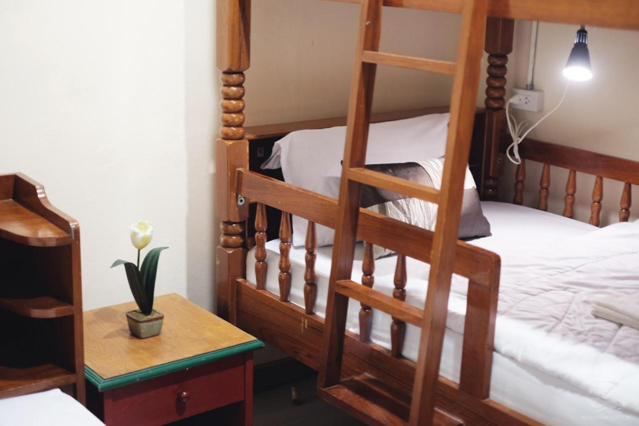 Khaosan Station (Adults Only) Hostel Банкок Екстериор снимка