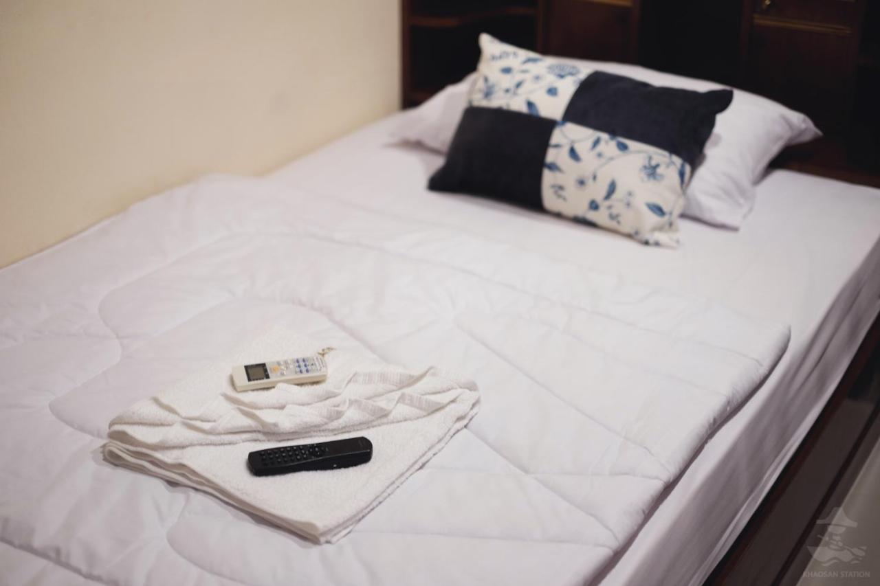 Khaosan Station (Adults Only) Hostel Банкок Екстериор снимка