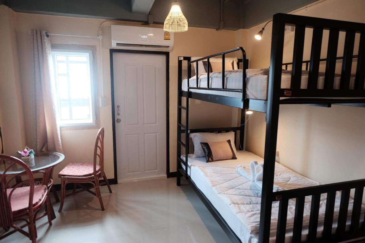 Khaosan Station (Adults Only) Hostel Банкок Екстериор снимка