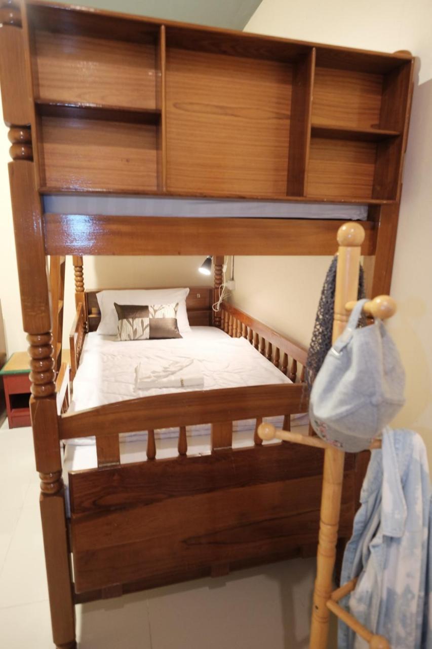 Khaosan Station (Adults Only) Hostel Банкок Екстериор снимка