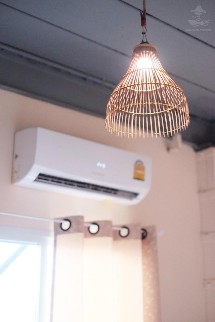 Khaosan Station (Adults Only) Hostel Банкок Екстериор снимка