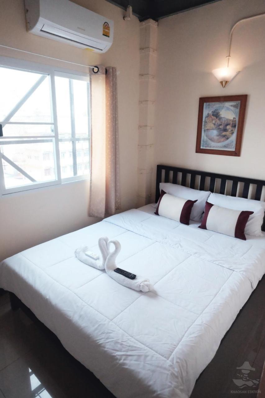 Khaosan Station (Adults Only) Hostel Банкок Екстериор снимка